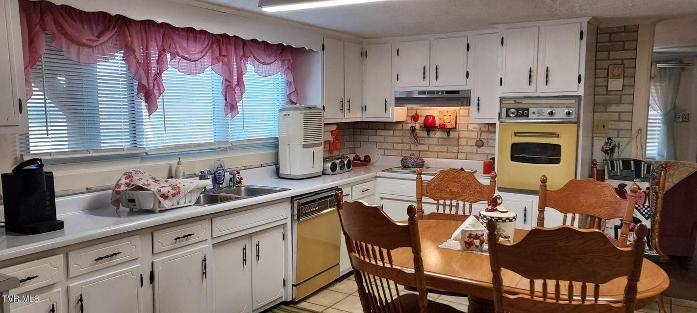 Photo #12: 293 Sub Hollow Dr. 