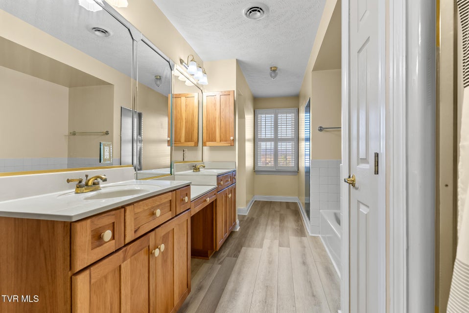 Photo #47: 165 Century Court