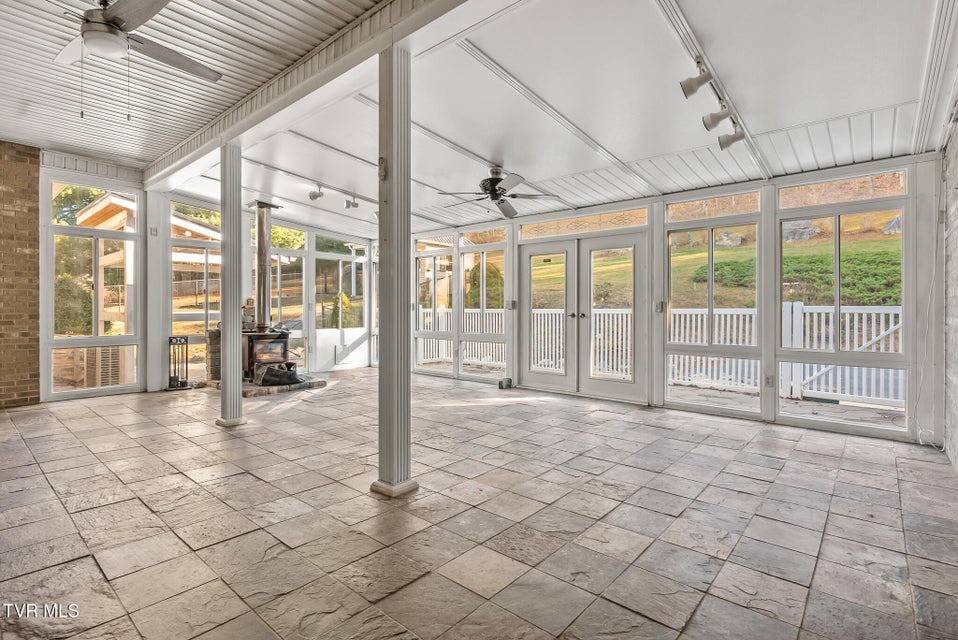 Photo #32: 165 Century Court