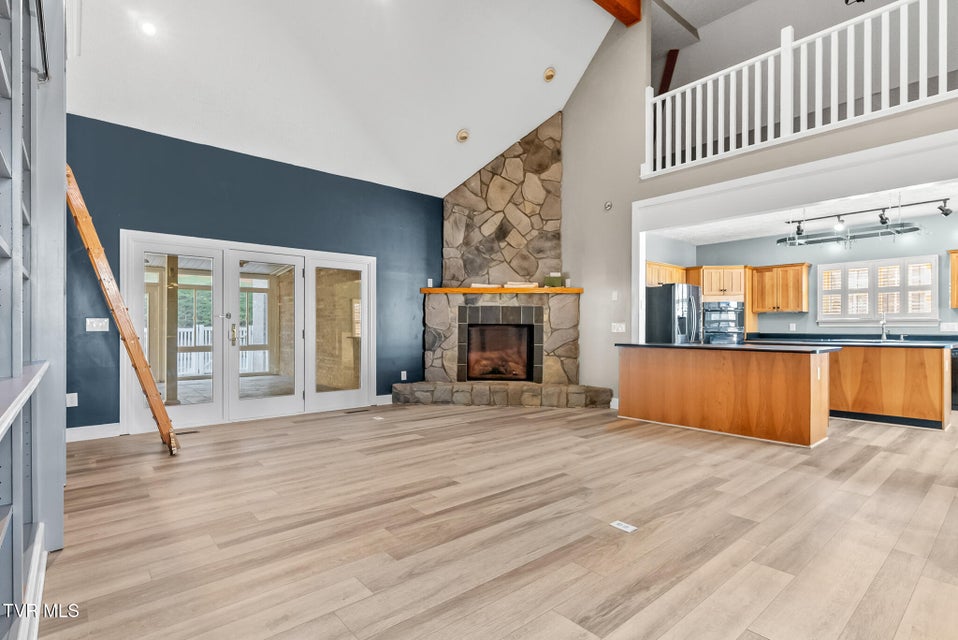 Photo #29: 165 Century Court