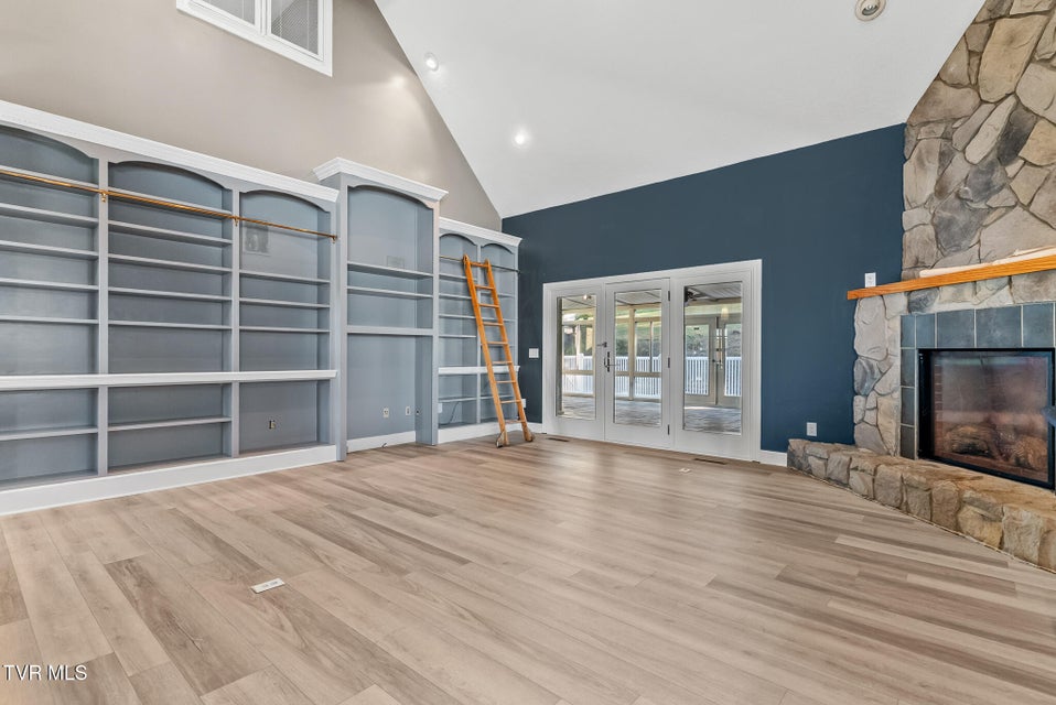 Photo #28: 165 Century Court