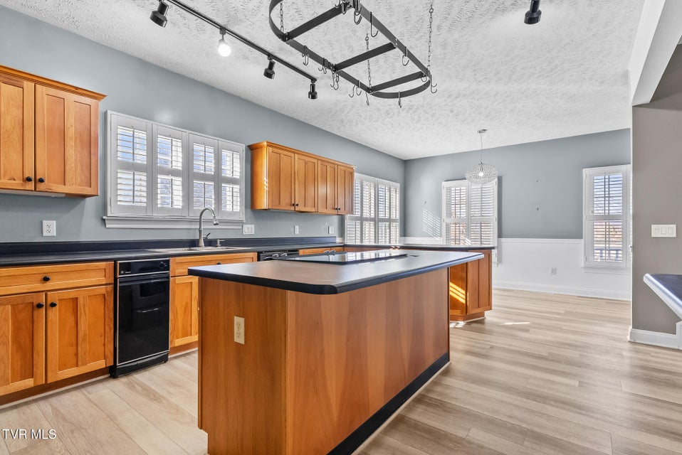 Photo #25: 165 Century Court