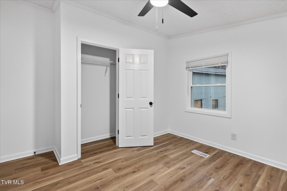 Photo #17: 10657 Oak Grove Road