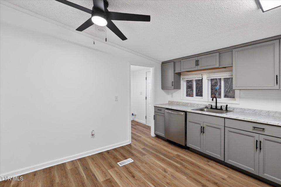 Photo #14: 10657 Oak Grove Road