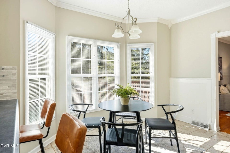 Photo #17: 3914 Leaf Point