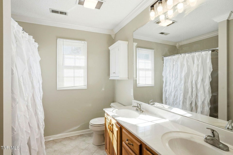 Photo #26: 3914 Leaf Point