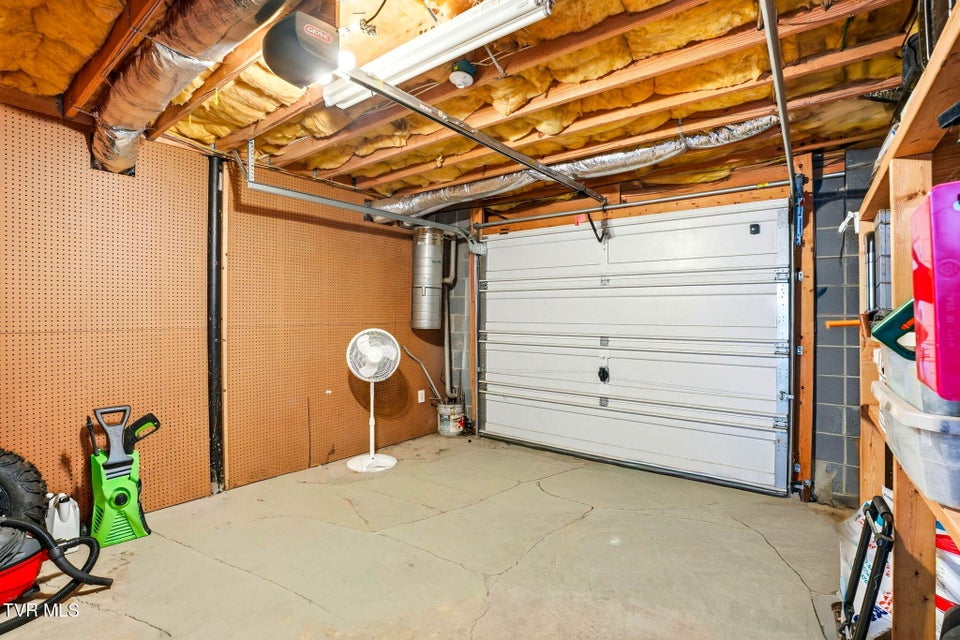 Photo #39: 3914 Leaf Point