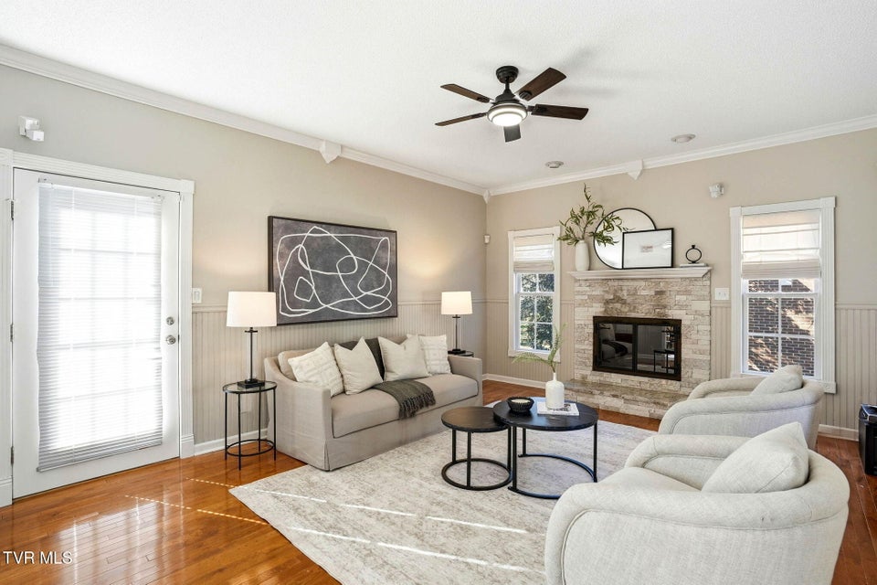 Photo #8: 3914 Leaf Point