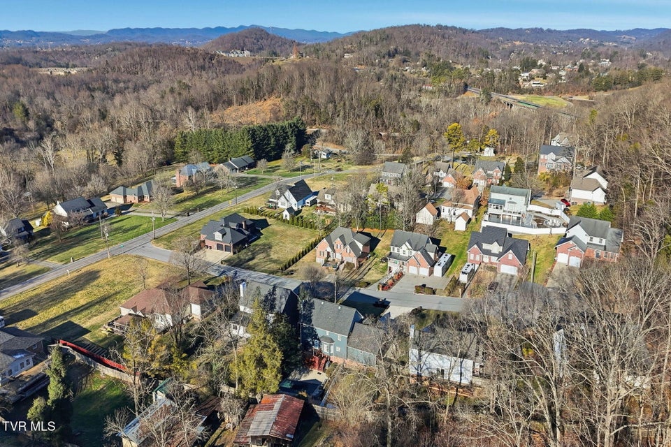 Photo #52: 3914 Leaf Point