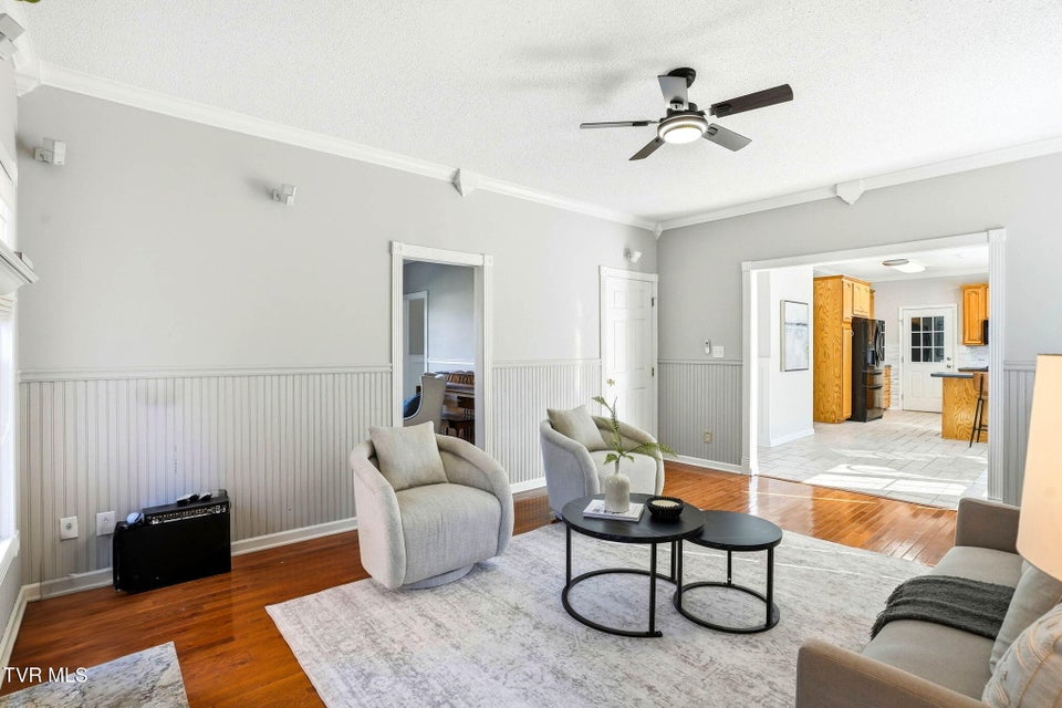 Photo #11: 3914 Leaf Point