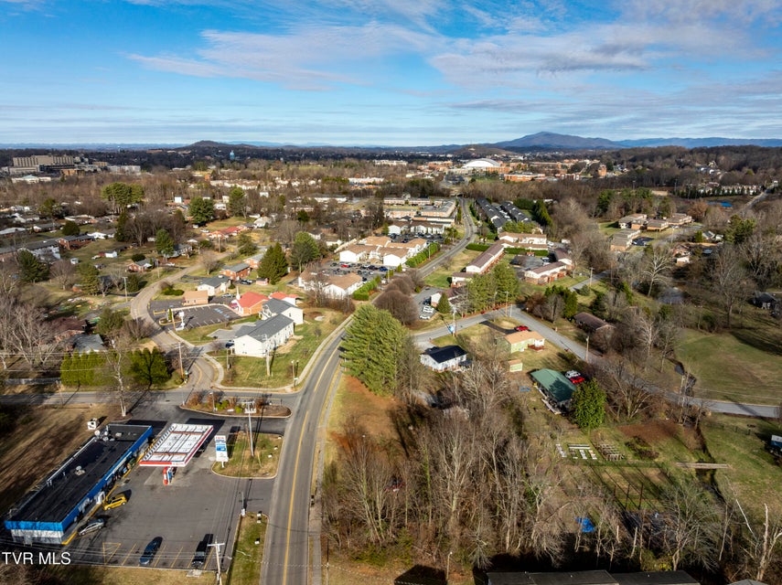 Photo #7: 2301 Greenwood Drive