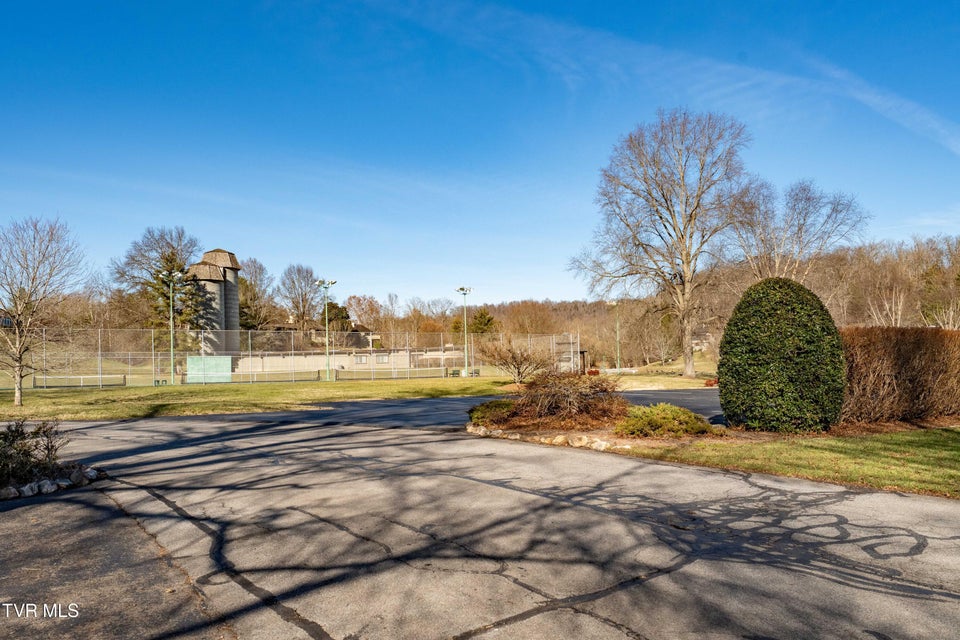 Photo #31: 15 Crown Circle