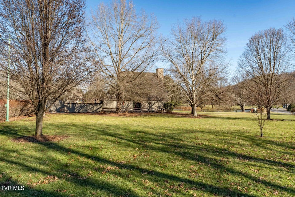 Photo #32: 15 Crown Circle