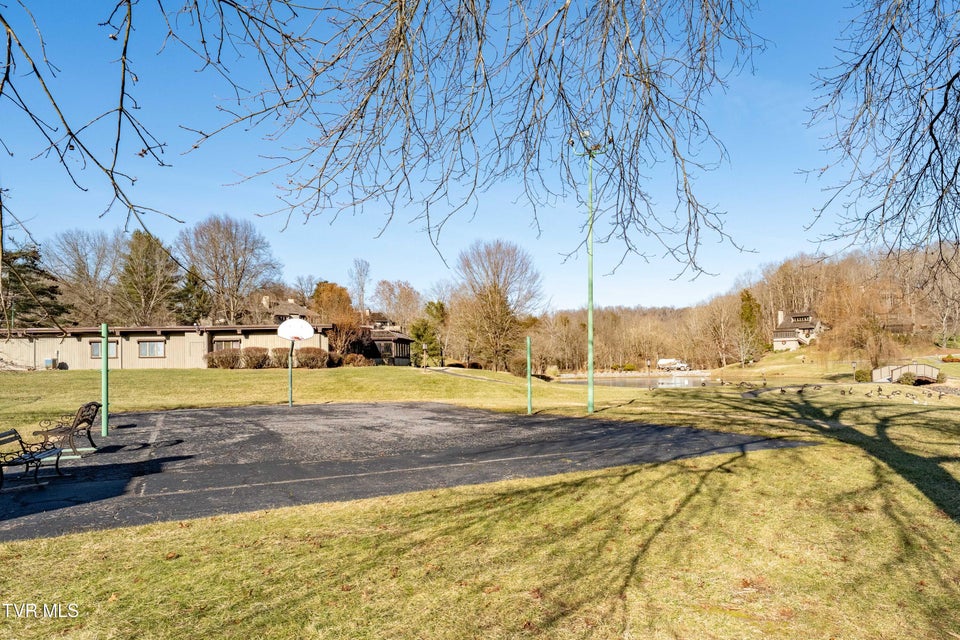 Photo #36: 15 Crown Circle