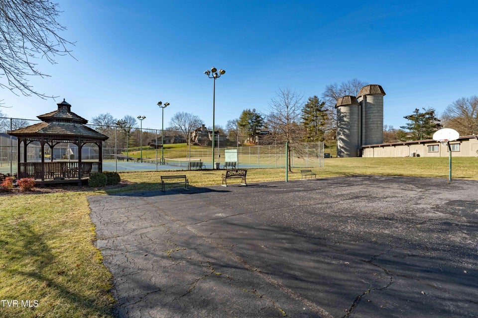 Photo #37: 15 Crown Circle