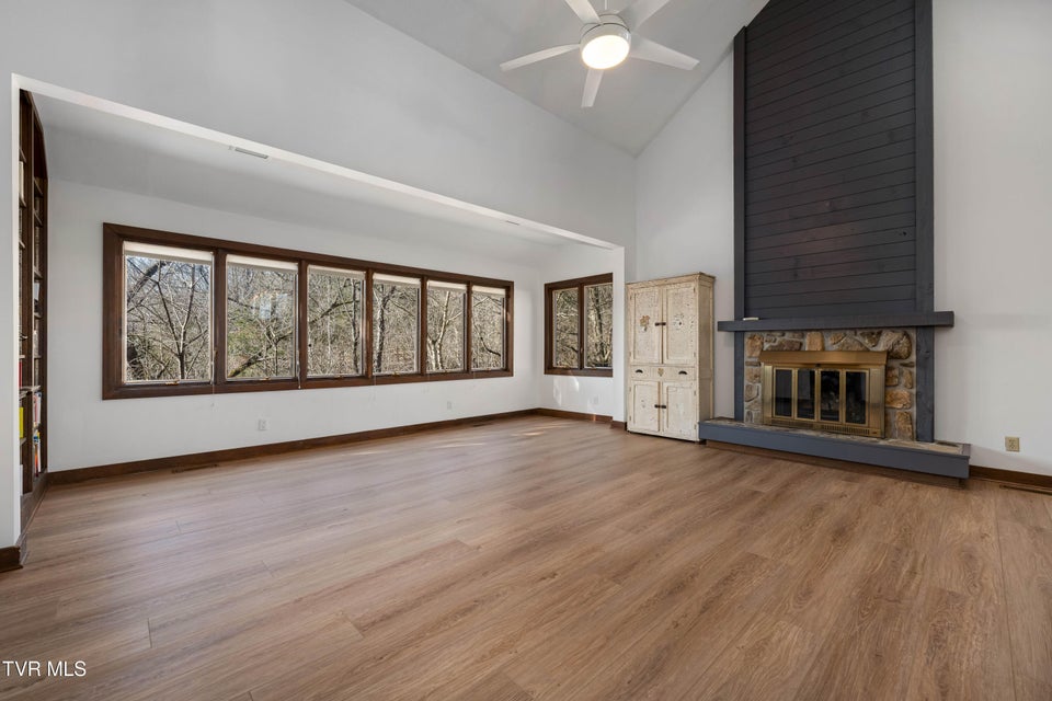 Photo #4: 15 Crown Circle