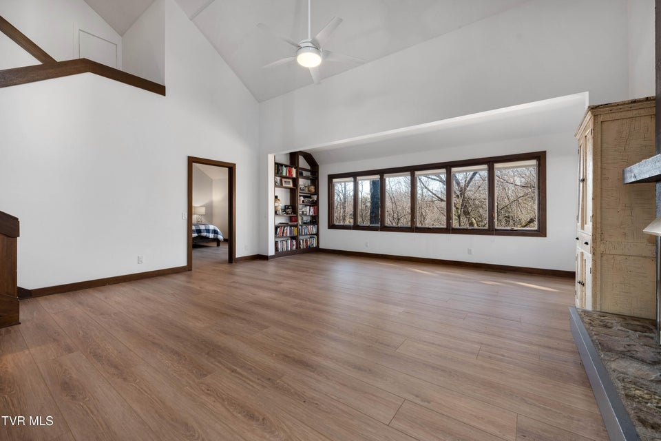 Photo #7: 15 Crown Circle