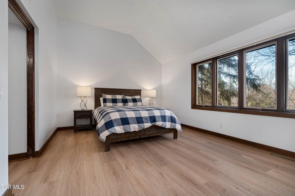 Photo #8: 15 Crown Circle