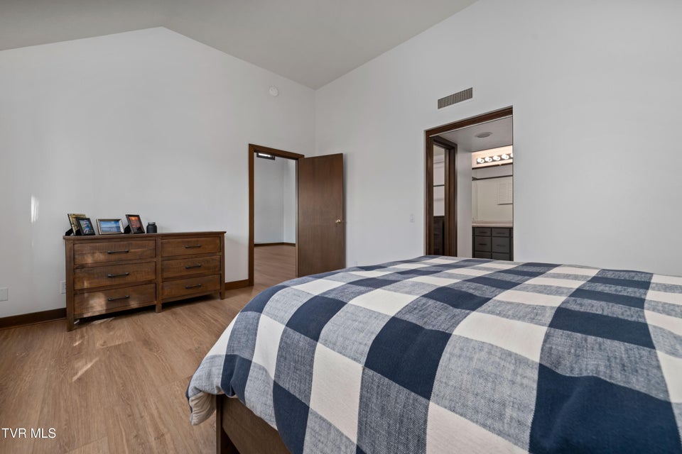 Photo #60: 15 Crown Circle