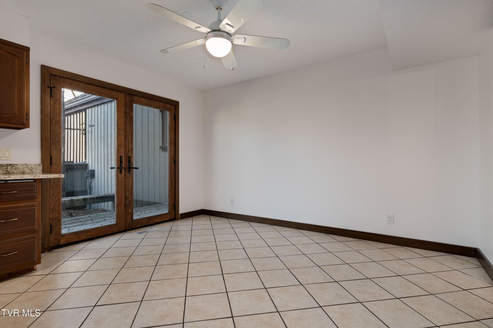 Photo #13: 15 Crown Circle