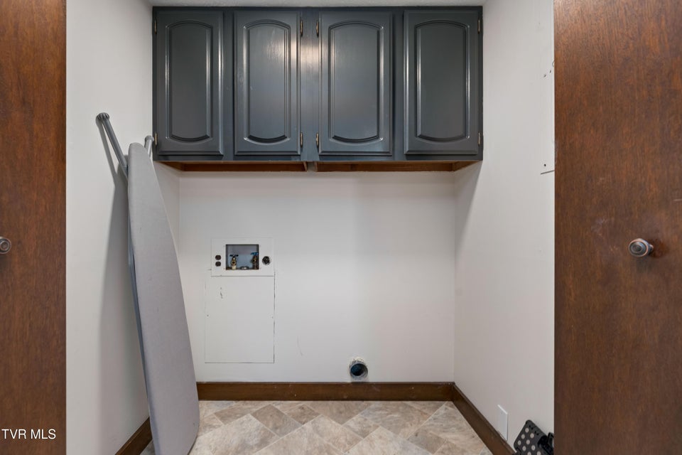 Photo #14: 15 Crown Circle