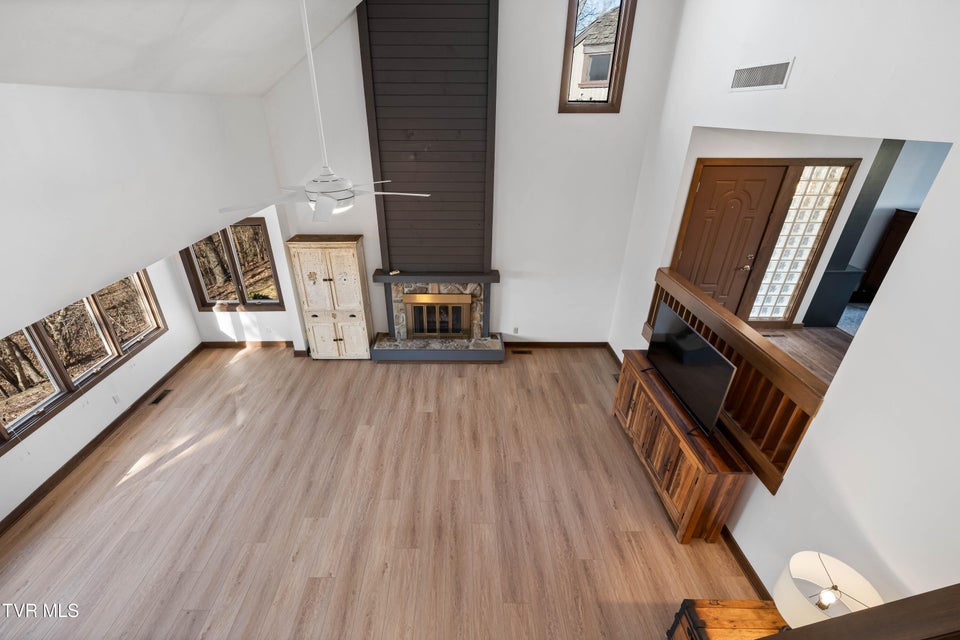 Photo #65: 15 Crown Circle