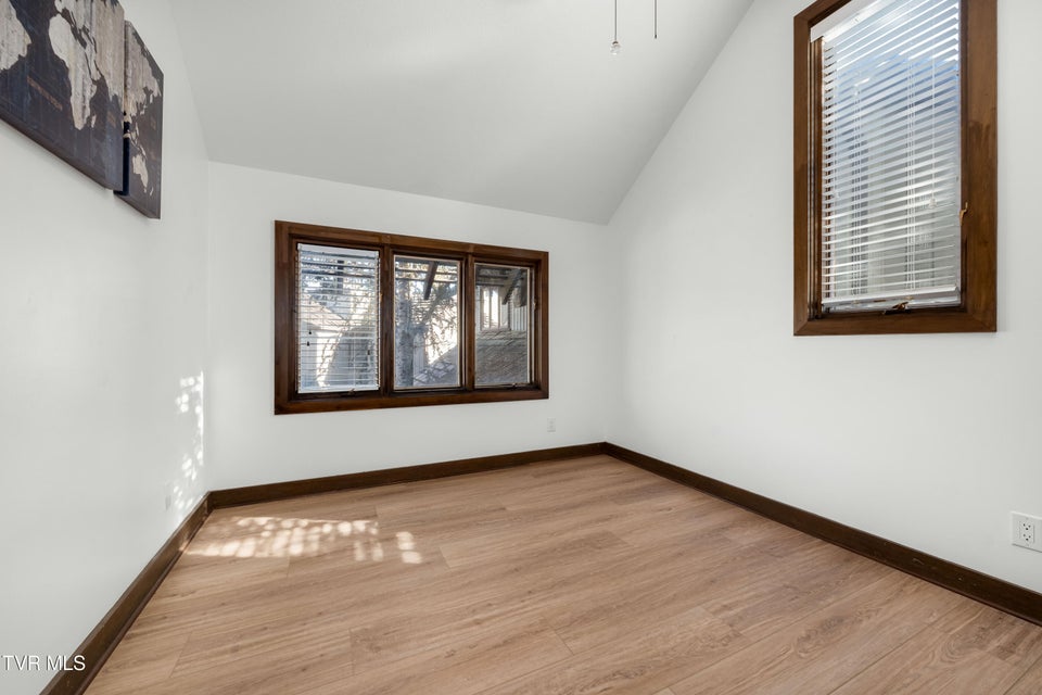 Photo #19: 15 Crown Circle