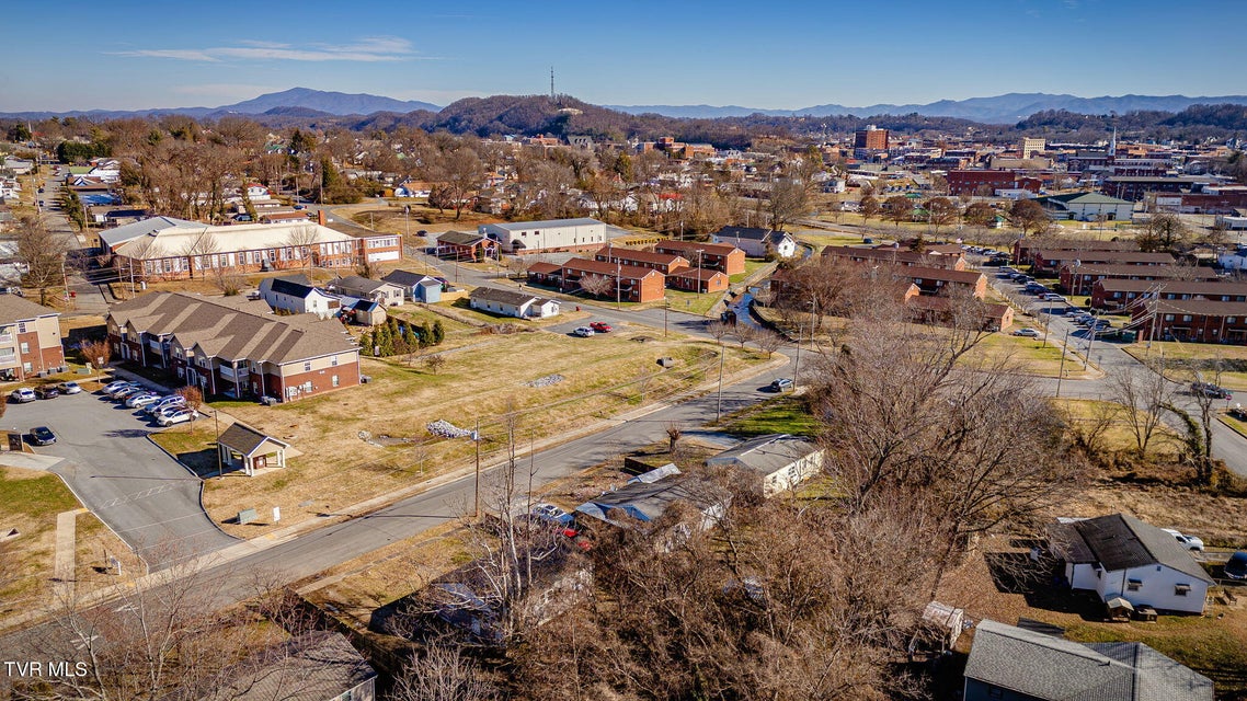 Photo #22: 507 Robinson Drive