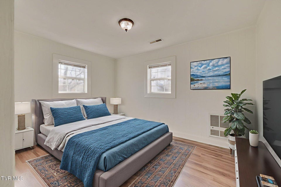 Photo #15: 507 Robinson Drive