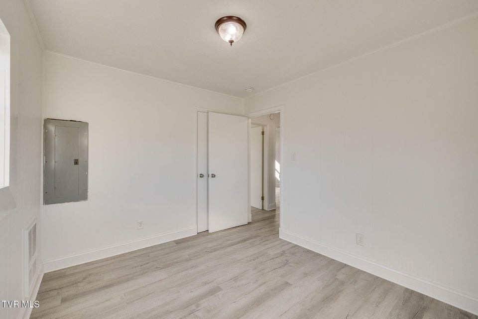 Photo #12: 507 Robinson Drive