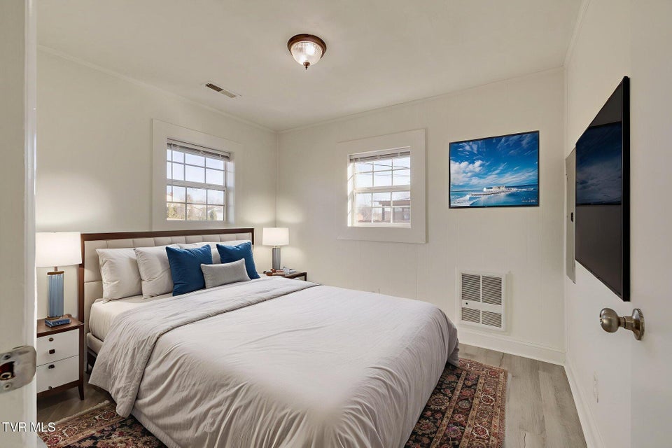 Photo #10: 507 Robinson Drive