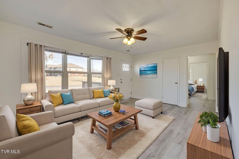 Photo #5: 507 Robinson Drive