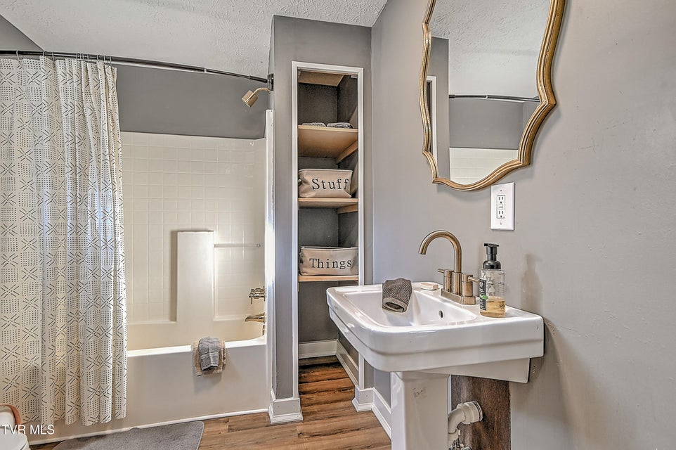 Photo #28: 106 Saint Louis Avenue