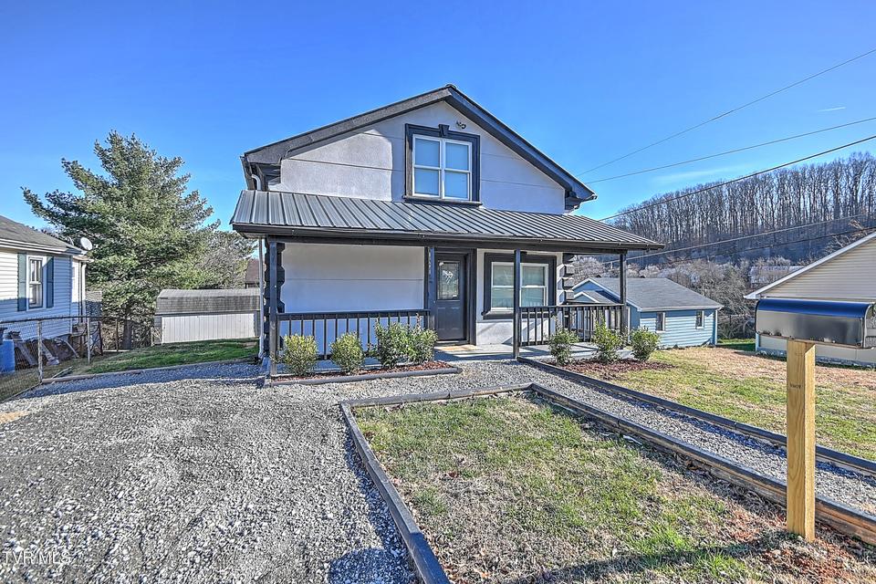 Photo #2: 488 Virgil Avenue