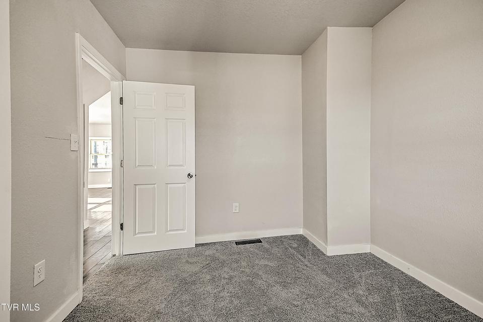 Photo #17: 488 Virgil Avenue