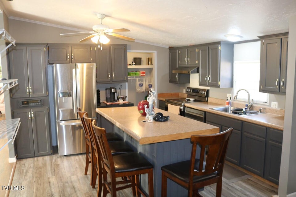 Photo #8: 1800 Main Street