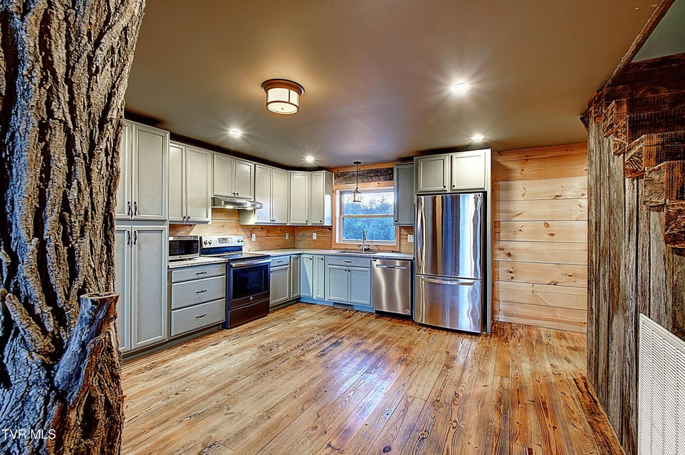 Photo #33: 3822 Highway 81 