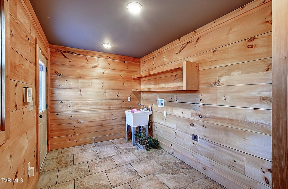 Photo #55: 3822 Highway 81 