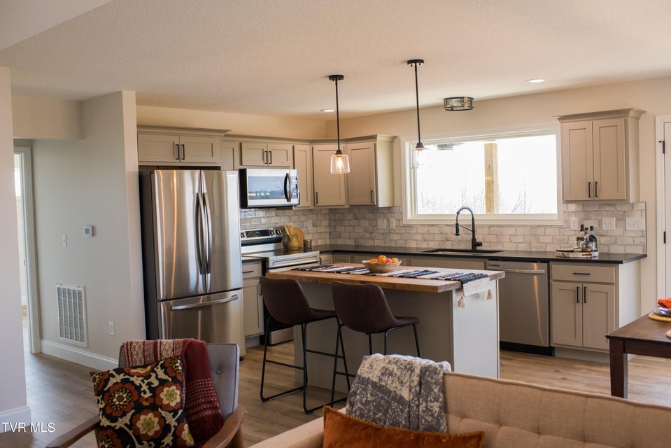 Photo #15: 115 Red Tail Ridge