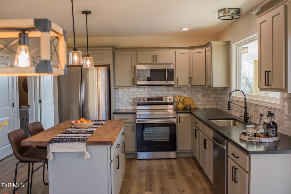 Photo #17: 115 Red Tail Ridge