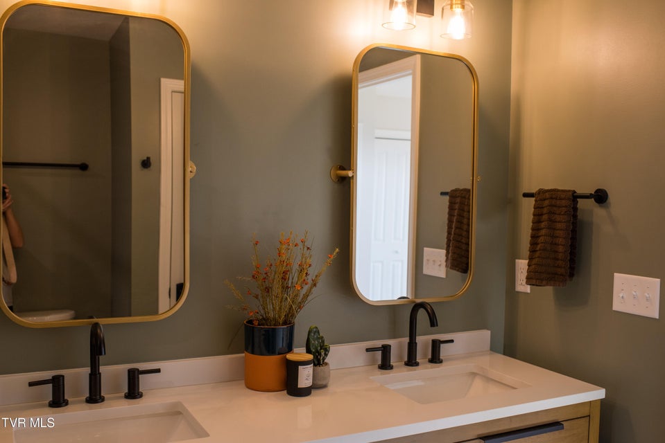 Photo #58: 115 Red Tail Ridge