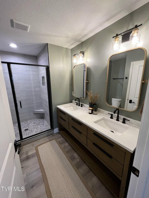 Photo #36: 115 Red Tail Ridge