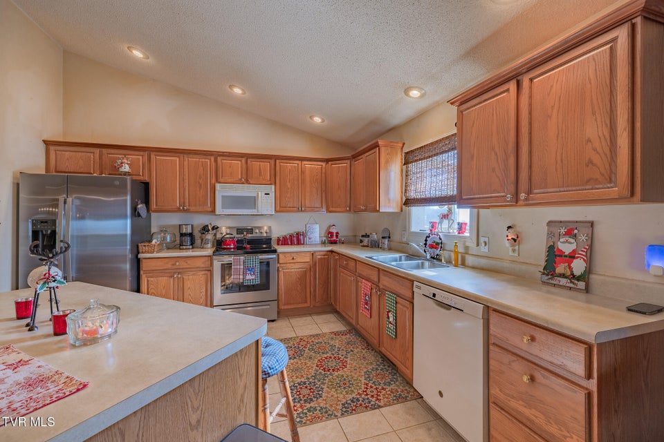 Photo #7: 609 Alfalfa Lane