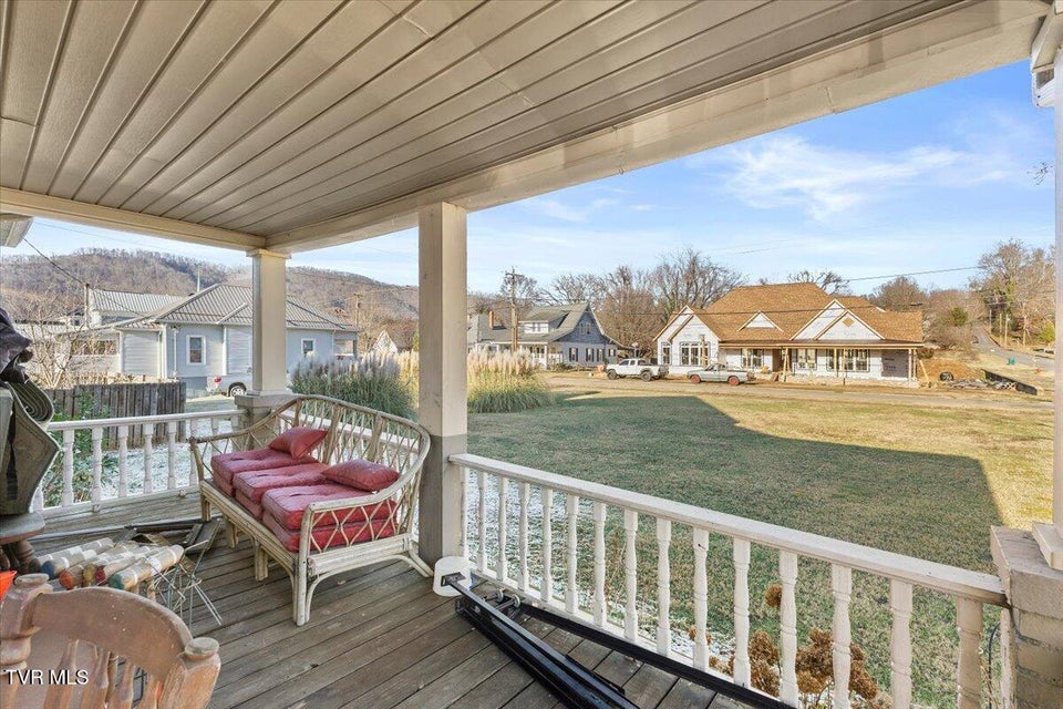 Photo #9: 123 Willow Avenue