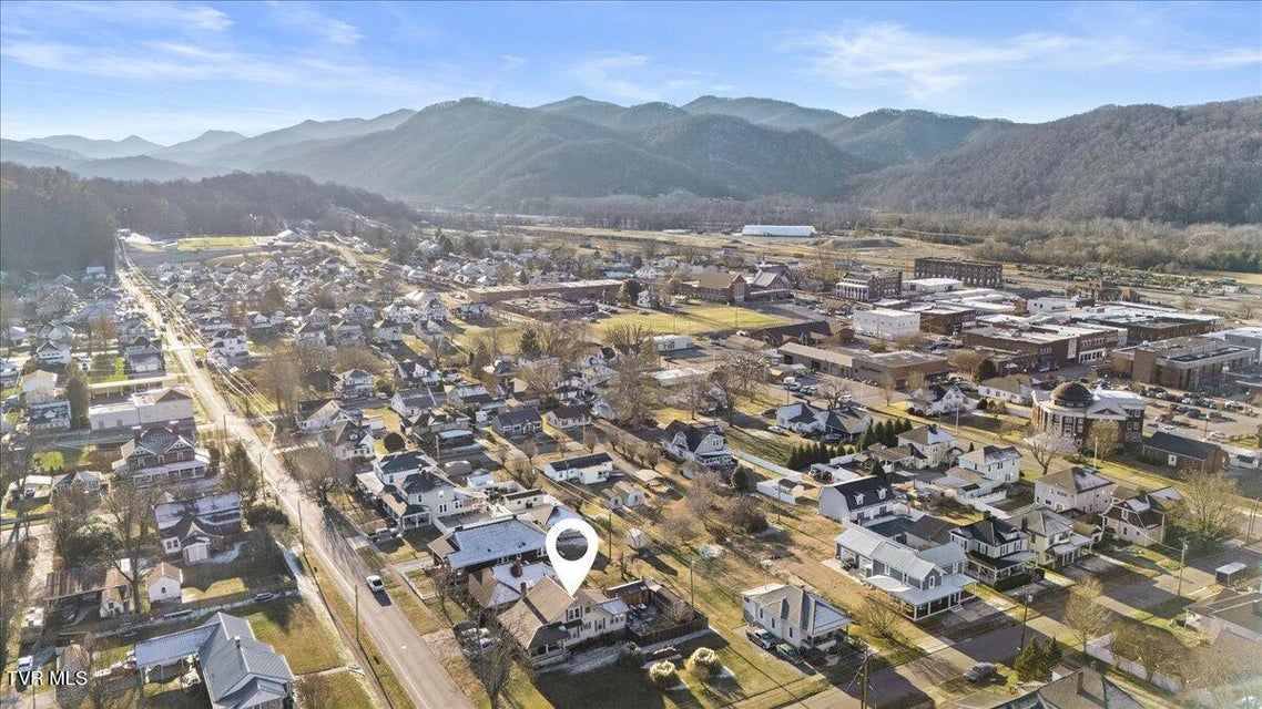 Photo #32: 123 Willow Avenue