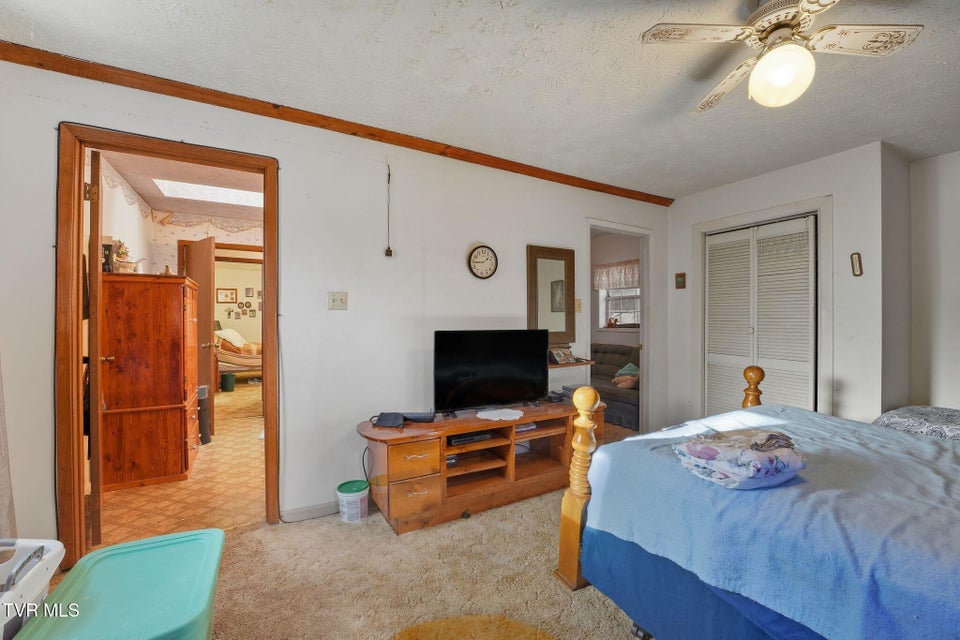 Photo #16: 247 Foster Road