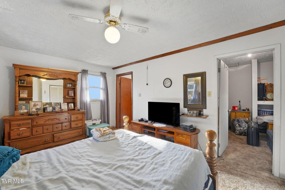 Photo #17: 247 Foster Road