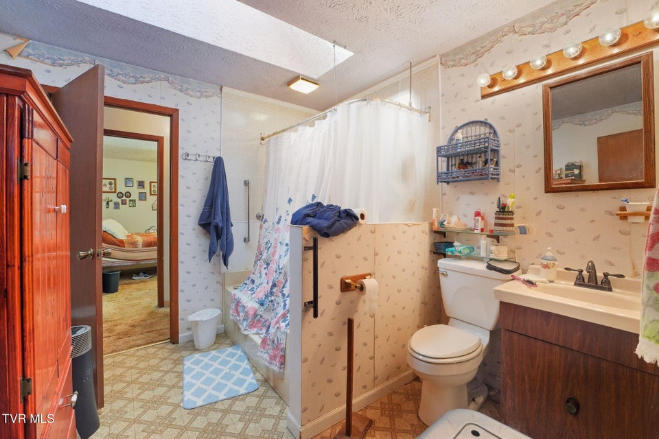 Photo #19: 247 Foster Road