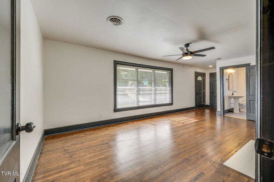 Photo #5: 837 E State Street