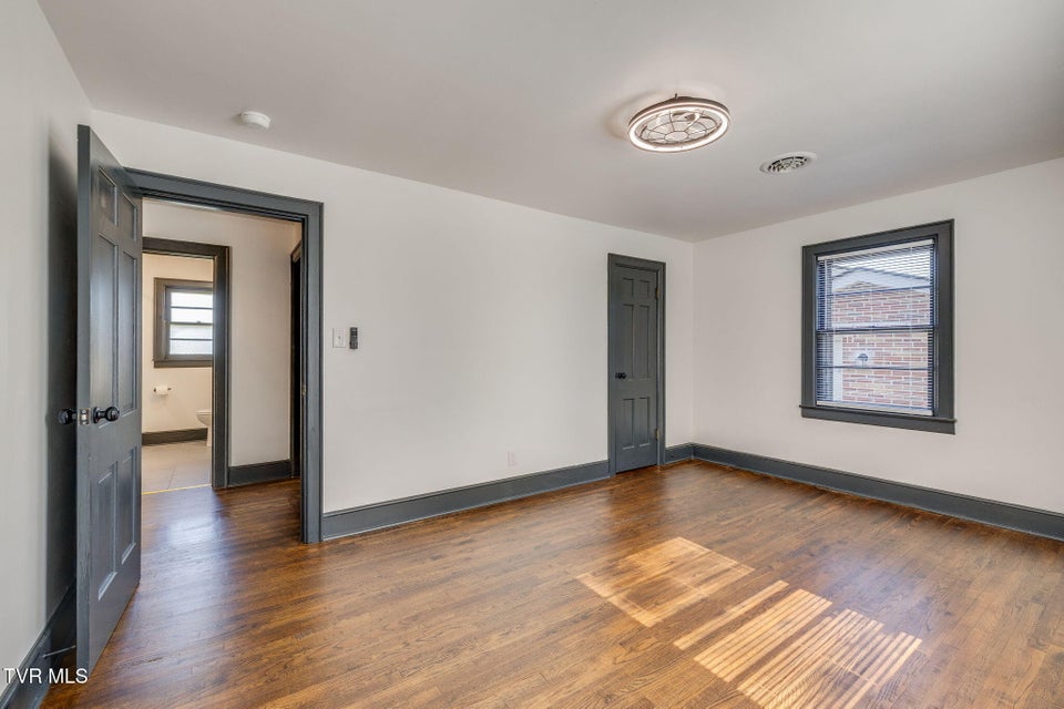 Photo #19: 837 E State Street